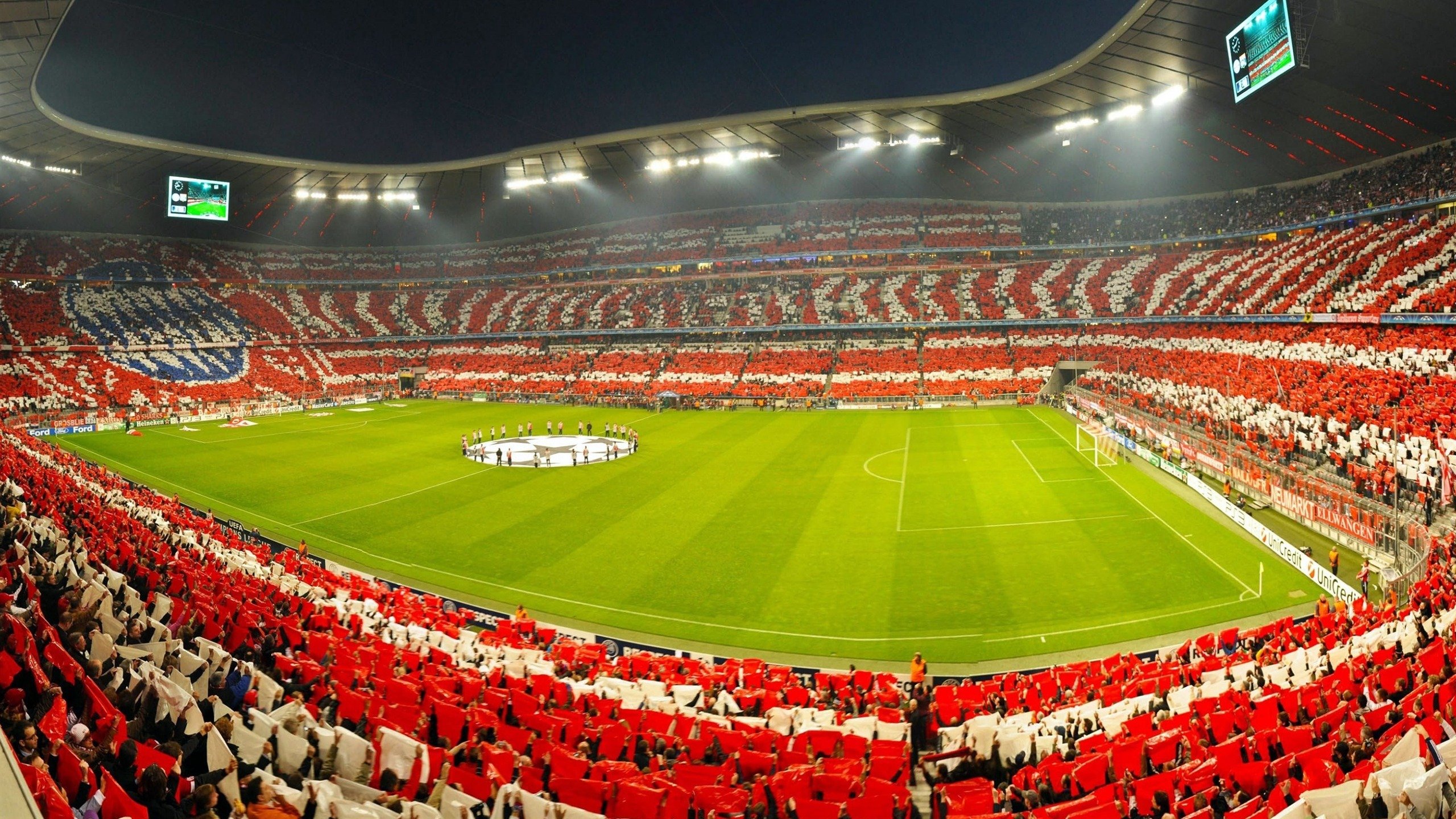 独行侠训练课上进行球员自主战术设计，独行侠队控卫